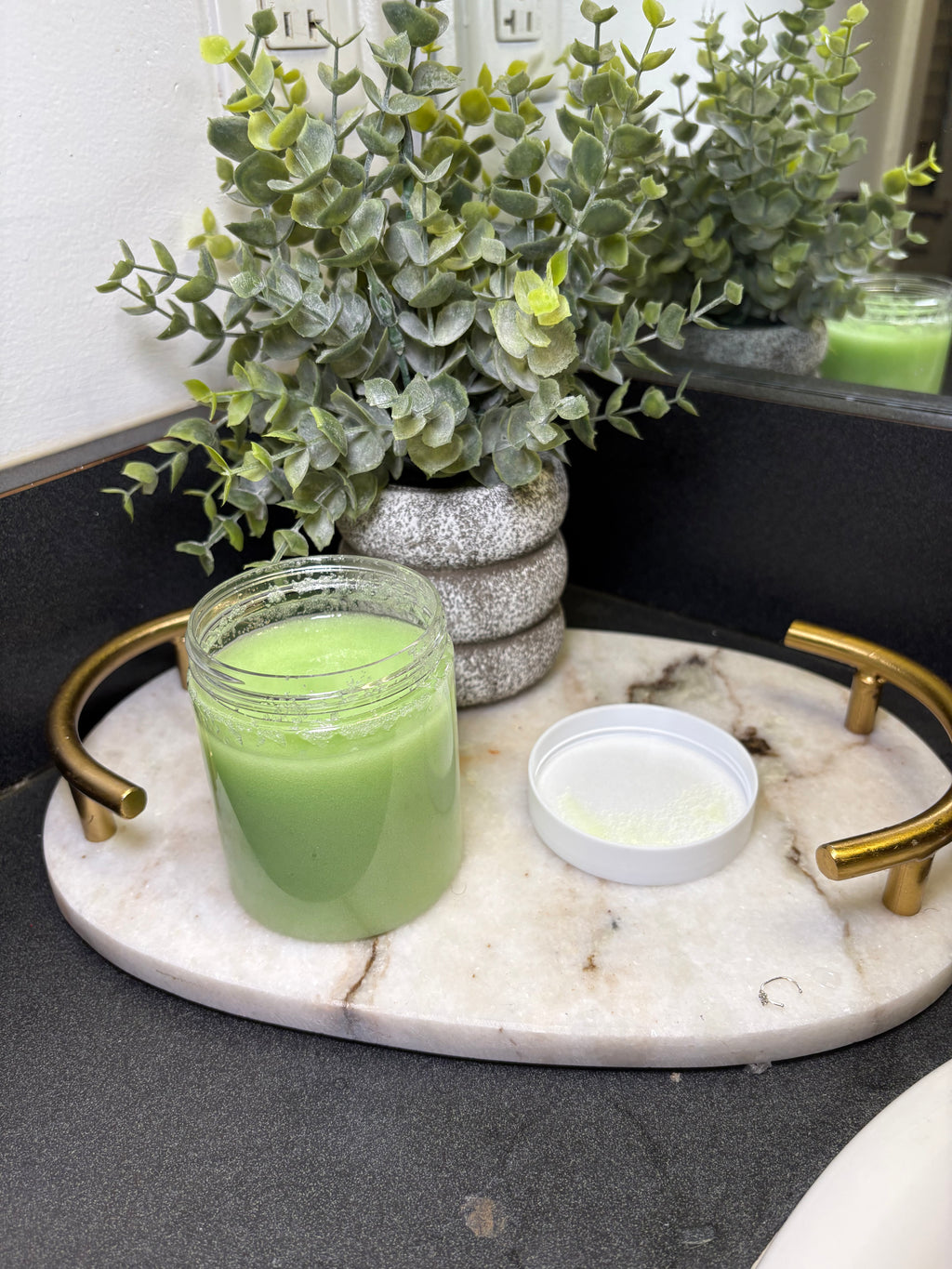 Avocado + Honey body scrub